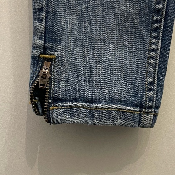 Zara Denim distressed straight leg jeans with zipper accents @ each ankle; US4 - Picture 5 of 7